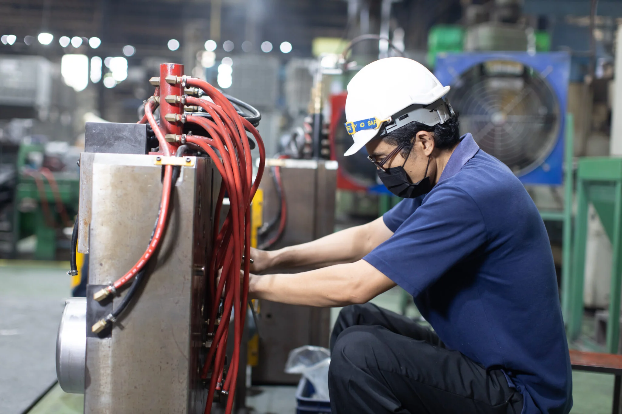 Mold assembly by experienced technicians