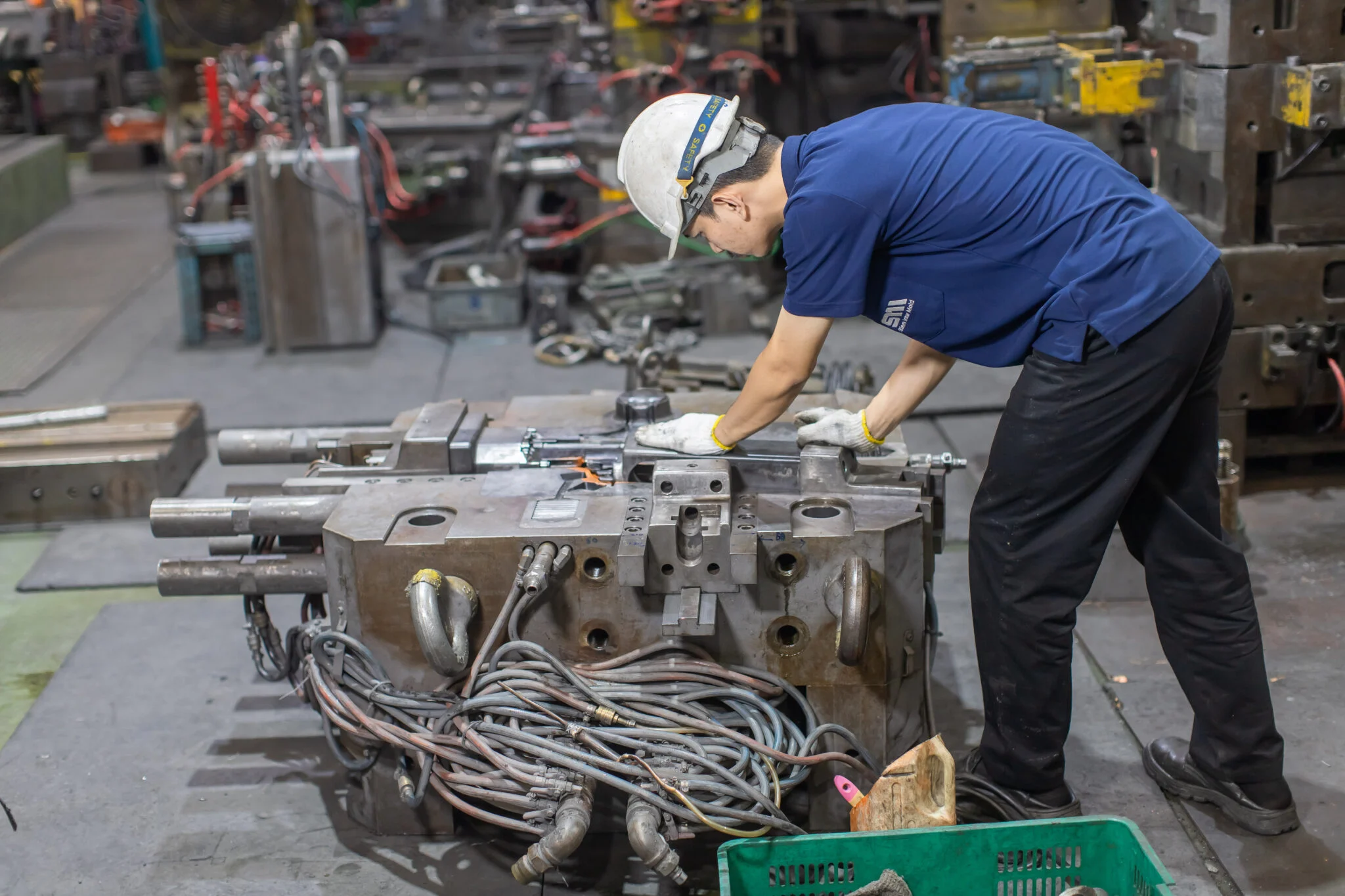 Die spotting process for mold accuracy inspection