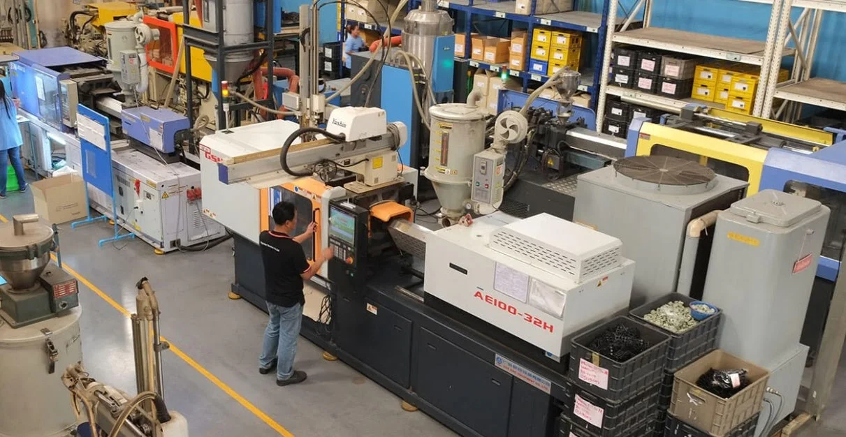 Plastic injection machines for mass production parts